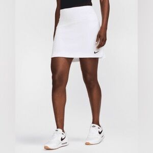 Nike Women's White Skirt - Size 14